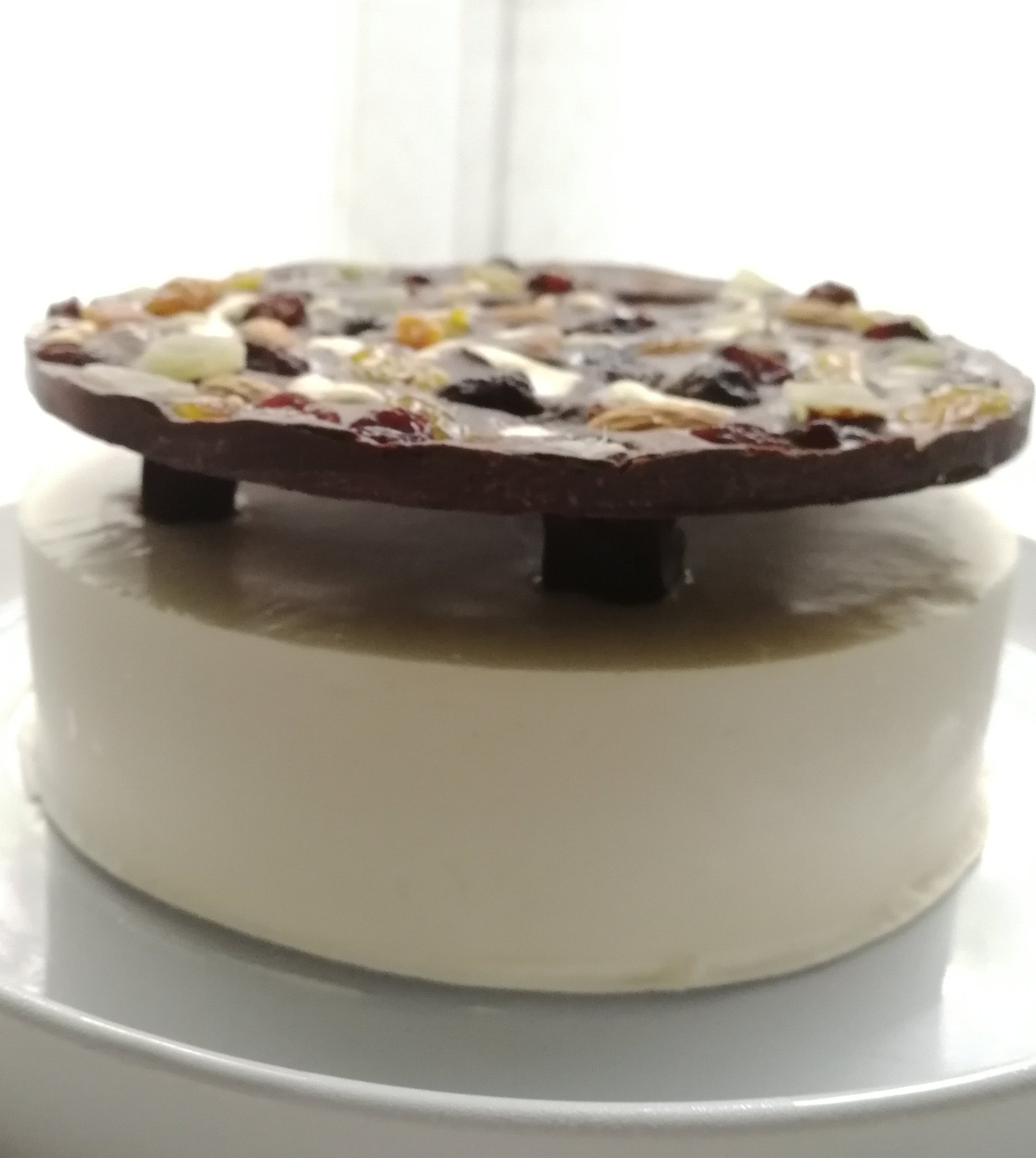 Entremet Vanille, Noisette et Caramel – Casserole & Chocolat